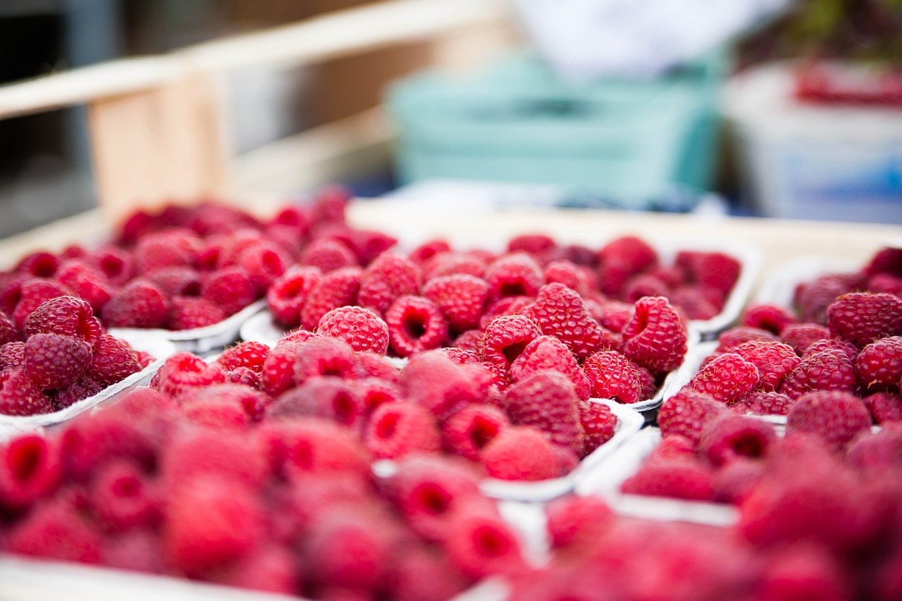 entdecken sie frische märkte mit einer vielfalt an lokalen produkten, obst und gemüse. genießen sie die atmosphäre und unterstützen sie die bauern der region!