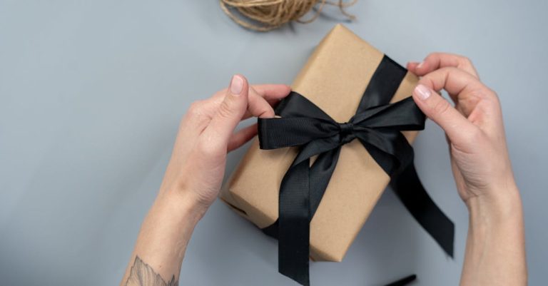 entdecken sie die besten geschenkverpackungen und -ideen für jeden anlass! unsere stilvollen und kreativen geschenkverpackungen verleihen ihren geschenken eine persönliche note. perfekt für geburtstage, feiertage und besondere ereignisse.